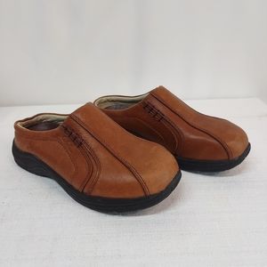 Cabela's Women's Brown Leather Slip-On Loafers Clogs Shoes Size 7M NWOT